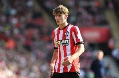 記者：14家英超俱樂(lè)部有意南安普頓小將迪布林，包括曼城和曼聯(lián)