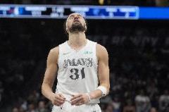 克萊手感冰涼，11投僅2中得6分，正負(fù)值-15