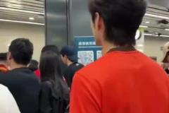 RAPPER張顏齊現(xiàn)場觀看國足