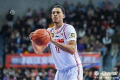 貝茲利9投1中三分4中0僅得7分1帽1斷太鐵！