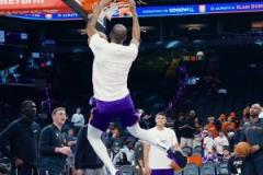 空中轉(zhuǎn)了270度？剛拿周最佳的36歲杜蘭特賽前秀轉(zhuǎn)體暴扣！