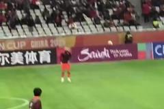 依木蘭與王鈺棟這段練球視頻有沒有讓你想起誰