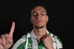 安東尼：壓力？我從小和毒販打交道，小時(shí)候沒鞋穿，連飯都吃不起