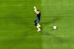 你好騷呀~大馬丁訓(xùn)練時自己跳起了小舞