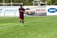 武磊進行慢跑恢復(fù)訓(xùn)練，并嘗試進行有球訓(xùn)練了