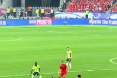 場邊慢動作看王玉棟穿襠過人，小伙子是真敢做動作