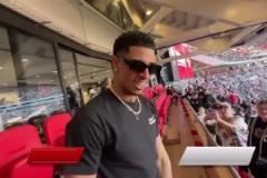 他假扮貝林厄姆去看比賽，結(jié)果被體育節(jié)目當(dāng)成真的給報(bào)道了出來(lái)