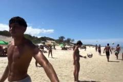 兄弟+海灘+足球=男人的快樂