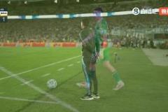 NO！大馬丁花式顛球引起斯卡洛尼不滿，后者連連搖手指