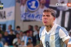 這啥表情恩佐“小雞咯咯”表情回擊奧爾蒂斯，太抽象了！