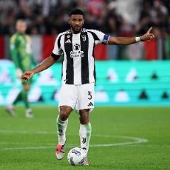 布雷默恢復(fù)跑步訓(xùn)練或能趕上世俱杯，賽季初目標(biāo)未達(dá)