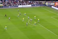 送大禮啊??穆里略放鏟“助攻”恩佐，阿根廷這配合太絲滑了??