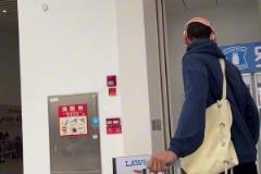 好奇寶寶貝茲利~路過便利店還是沒忍住去逛，買了瓶雪碧