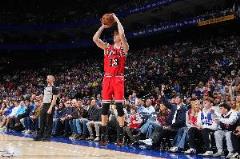 末節(jié)三分關(guān)鍵球！許爾特17中8砍21分6板5助