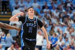 Skip：弗拉格砍下30分6籃板7助攻3蓋帽 大學籃球罕見的完美表現(xiàn)