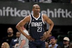 愿無(wú)大礙！獨(dú)行俠官方確認(rèn)凱-瓊斯左臀部挫傷將缺席本場(chǎng)比賽