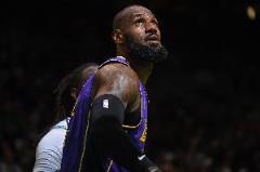 段冉：公牛三記三分背后，老詹英雄遲暮與湖人思想松懈的警示