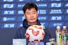 李霄鵬：期待明天比賽展現(xiàn)新面貌，爭取良好成績