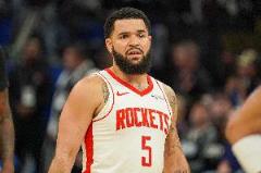 范弗里特末節(jié)后段被棄用，10中1僅得4分送 out6助攻