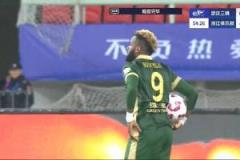 第55分鐘，布彭扎點球被撲錯失帽子戲法