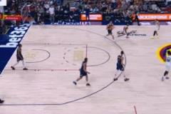 約基奇壓哨三分逆轉(zhuǎn)！命中率成謎引熱議