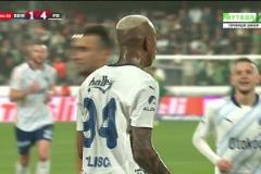 穆爾杜禁區(qū)內(nèi)被放倒造點(diǎn)！塔利斯卡主罰點(diǎn)球命中！