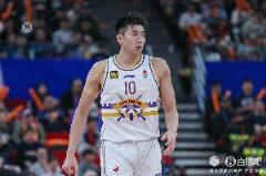 鄒雨宸替補(bǔ)22分鐘高效輸出18分多次暴扣正負(fù)值+7