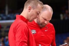 灰熊與助教拉羅什和帕特-安德魯分道揚(yáng)鑣