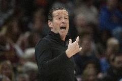 阿特金森：今晚季后賽強(qiáng)度下，14次失誤成致命傷