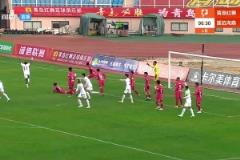 球迷直呼假球！中甲青島后衛(wèi)排球動(dòng)作送點(diǎn)，遭延邊讀秒絕平