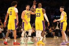 本場是否是詹姆斯與里夫斯合體后的最佳表現(xiàn)？雷迪克表示認(rèn)同