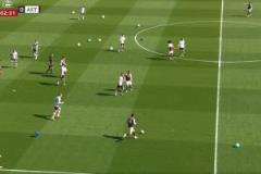 足總杯普雷斯頓主場對陣維拉，開賽時(shí)球場飄滿氣球