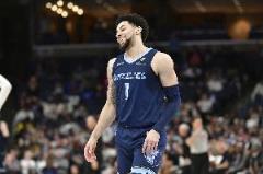 戰(zhàn)舊主勇姿展現(xiàn)！小皮蓬半場6投5中高效貢獻(xiàn)14分2籃板3助攻