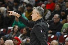 公牛曾絕殺湖人今憾負(fù)獨(dú)行俠 多諾萬(wàn)：情緒管理是成長(zhǎng)的一部分