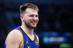 東契奇15場20+創(chuàng)紀錄 湖人后衛(wèi)第三人比肩科比韋斯特