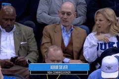 蕭華現(xiàn)場觀戰(zhàn)杜克 vs 阿拉巴馬，見證狀元弗拉格首秀