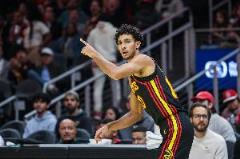 菜鳥丨狀元里薩謝36分創(chuàng)生涯新高 謝潑德復(fù)出貢獻(xiàn)6分2板3助2斷