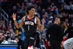 阿門半場高效表現(xiàn)：10投7中砍下14分7板7助2斷 正負(fù)值+23