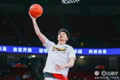 劉澤希15投2中6分 正負(fù)值-19手感冰涼