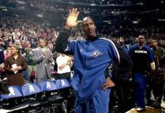 韋德：喬丹在奇才場均20+已很出色，但詹姆斯的水平世所未見