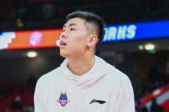 劉毅替補(bǔ)10投8中三分3投全中砍下19分驚艷全場(chǎng)