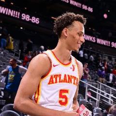 丹尼爾斯本賽季搶斷與蓋帽共261次，成自2009年韋德后首位達(dá)成此成就的后衛(wèi)