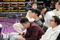 郭艾倫與丁彥雨航廣州男籃主場觀戰(zhàn) reunion