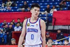 林庭謙手感不俗但失誤較多，16投8中三分8中4砍下21分五次失誤