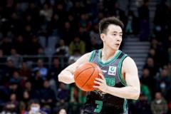 趙繼偉手感一般但正負值+34，10中3貢獻12分3板12助2斷