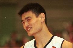 2002年今日：姚明季后賽狂砍35分24板兩雙 領(lǐng)軍上海大勝吉林