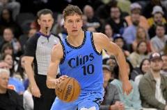 博格丹替補(bǔ)登場(chǎng)表現(xiàn)出色，11投6中貢獻(xiàn)16分4籃板3助攻2搶斷