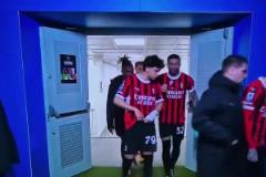 不滿！沃克在球員通道對菲利克斯說“傳球，我們不是梅西”