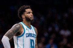 單核爆發(fā)！邁爾斯-布里奇斯半場9投6中貢獻14分4籃板2助攻