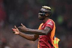 巴薩或引入奧斯梅恩和DV9，但前者價(jià)格過(guò)高遭拒絕，后者未獲興趣